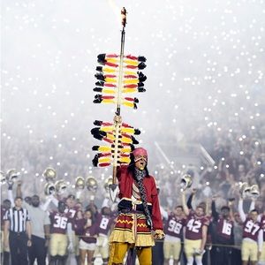 Meet your Posher, Lois